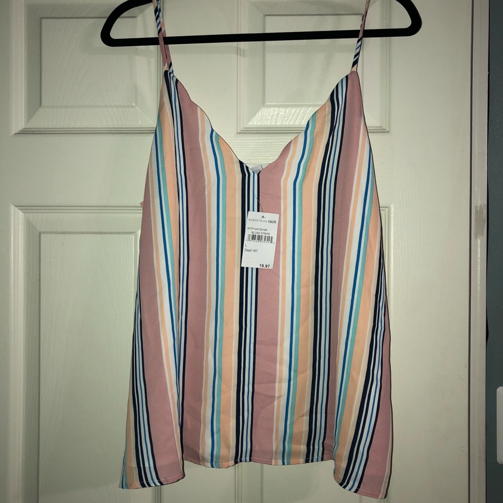 Scalloped tank top size L NWT